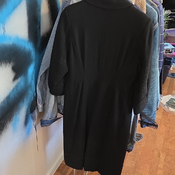 Bettie Page Black Peter Pan Collar Button-Front Trench Coat - Picture 5 of 11